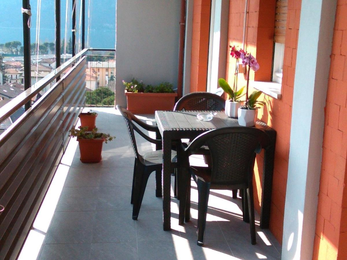 Апартаменты Miralago Casa Vacanze Манделло-дель-Ларио Экстерьер фото